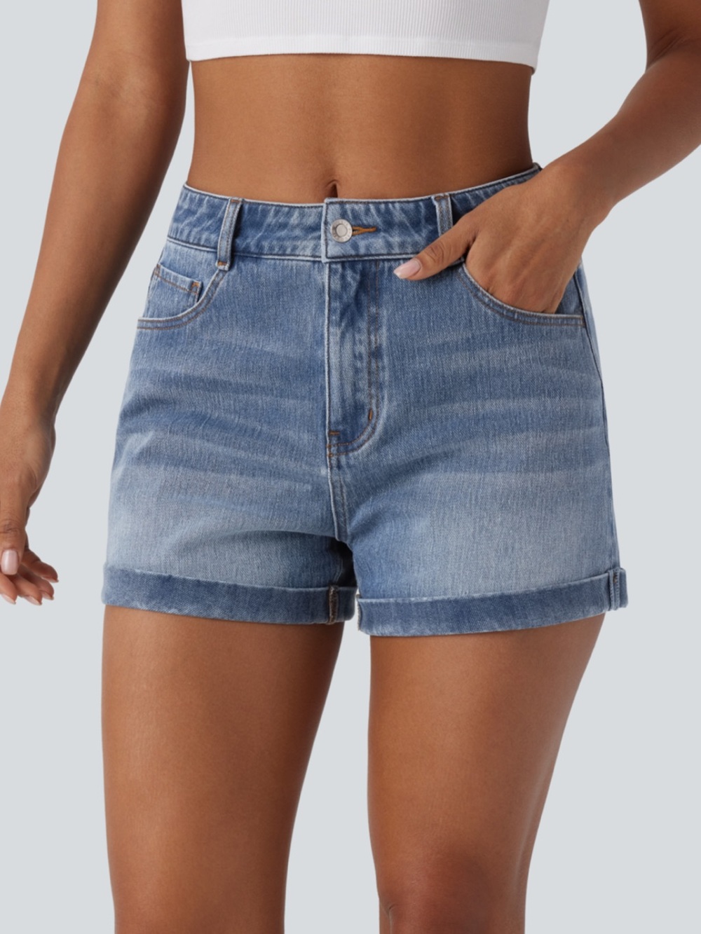 Halara flex denim shorts. 3 inch inseam. Size medium. Denim shorts. NWT!!!